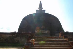 ta-av-dig-skorna-polonnaruwa-sri-lanka