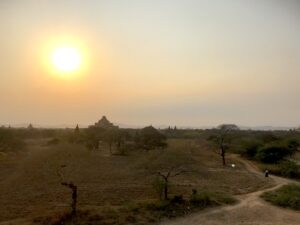 bagan-skymning-myanmar