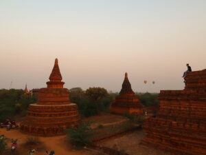 ballong-over-templen-bagan